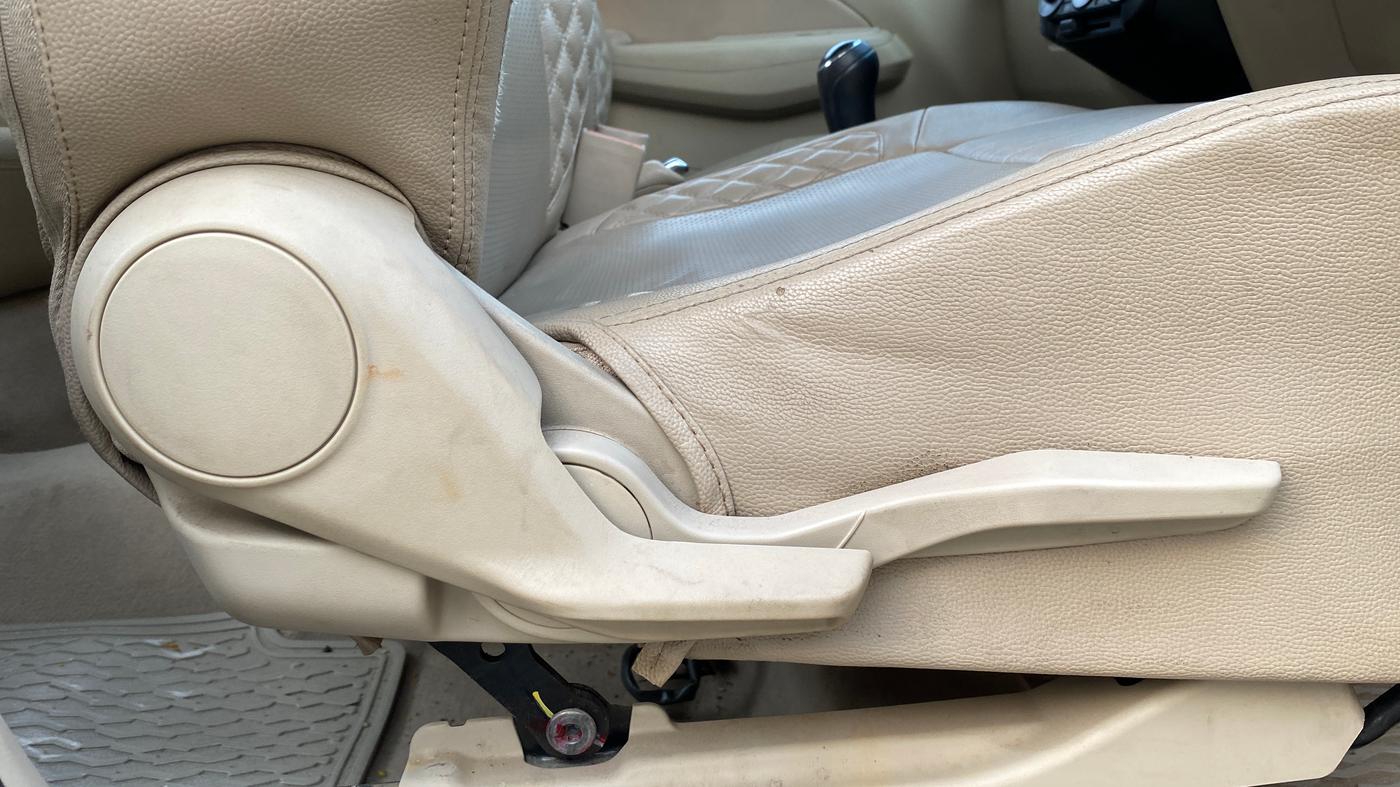 2019 Maruti Dzire VXI, Petrol, Manual, 74,680 km, Driver Side Adjustment Panel