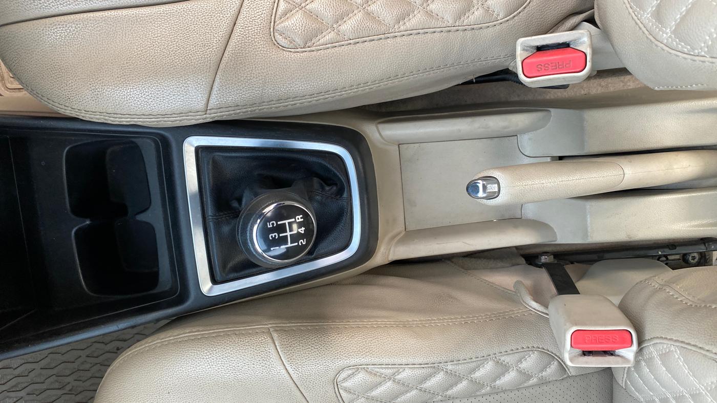 2019 Maruti Dzire VXI, Petrol, Manual, 74,680 km, Gear Lever