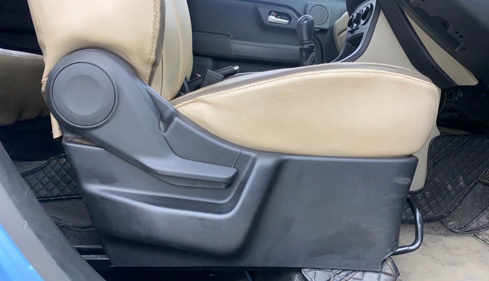 2019 Maruti New Wagon-R ZXI 1.2, Petrol, Manual, 38,996 km, Driver Side Adjustment Panel