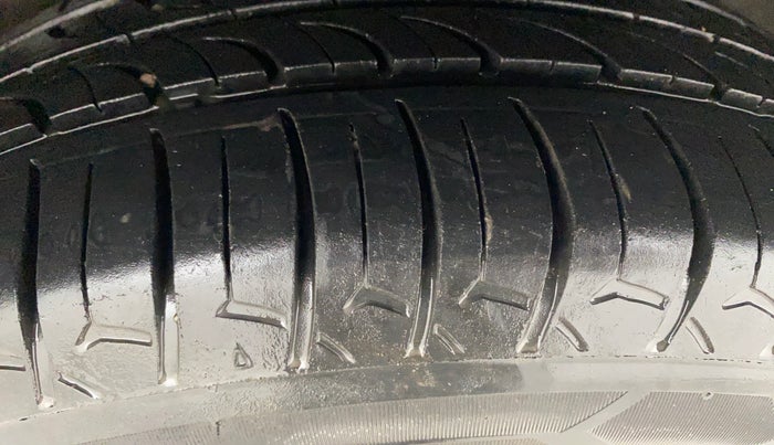 2015 Maruti Ciaz VXI+AT, Petrol, Automatic, 94,706 km, Left Rear Tyre Tread