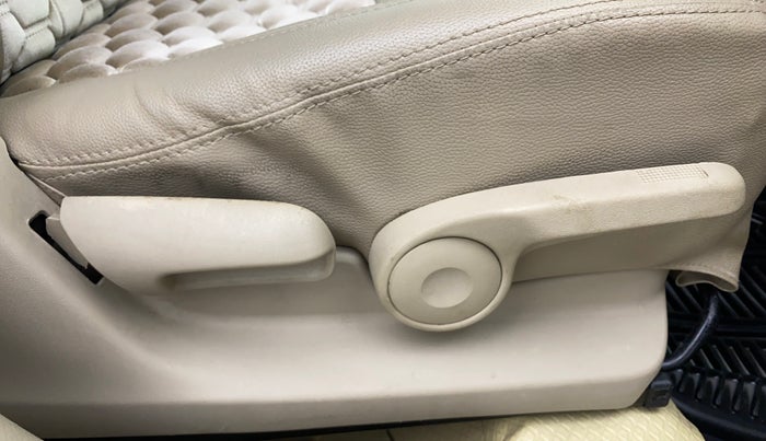 2015 Maruti Ciaz VXI+AT, Petrol, Automatic, 94,706 km, Driver Side Adjustment Panel