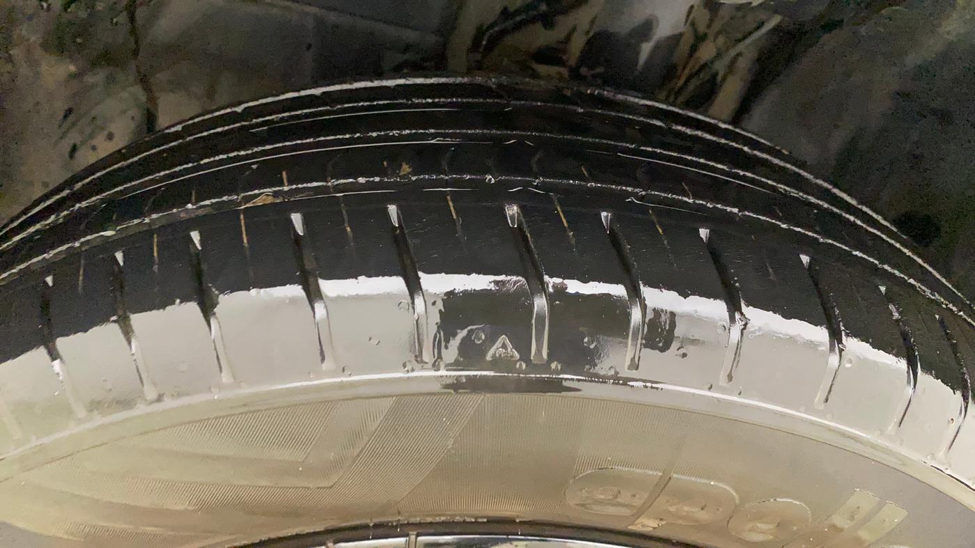 2023 Tata PUNCH ADVENTURE CAMO AMT, Petrol, Automatic, 29,413 km, Left Front Tyre Tread