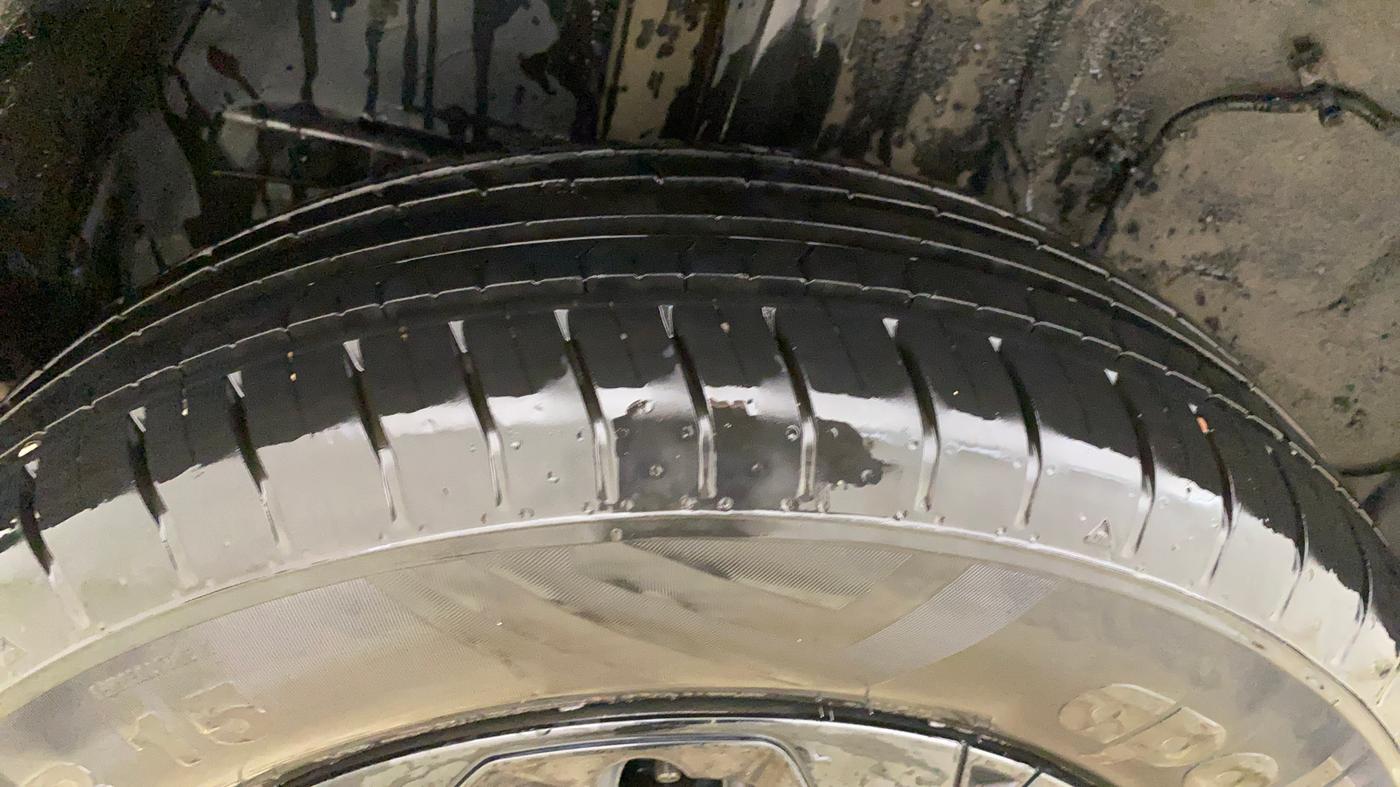2023 Tata PUNCH ADVENTURE CAMO AMT, Petrol, Automatic, 29,413 km, Right Rear Tyre Tread
