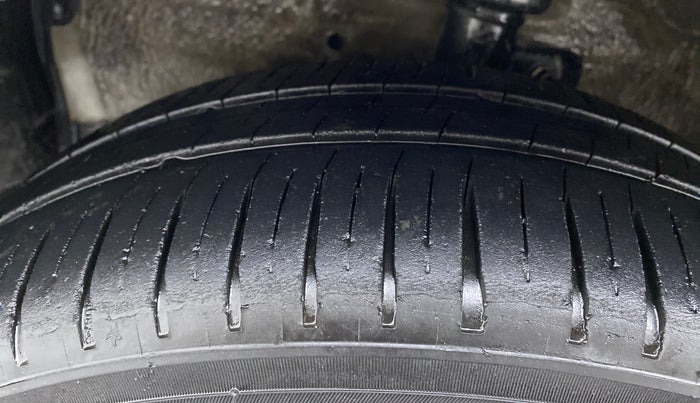 2014 Maruti Celerio VXI d, Petrol, Manual, 90,008 km, Left Front Tyre Tread
