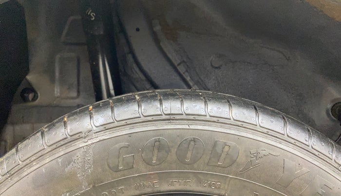 2020 Hyundai VENUE S 1.2, Petrol, Manual, 47,778 km, Right Rear Tyre Tread