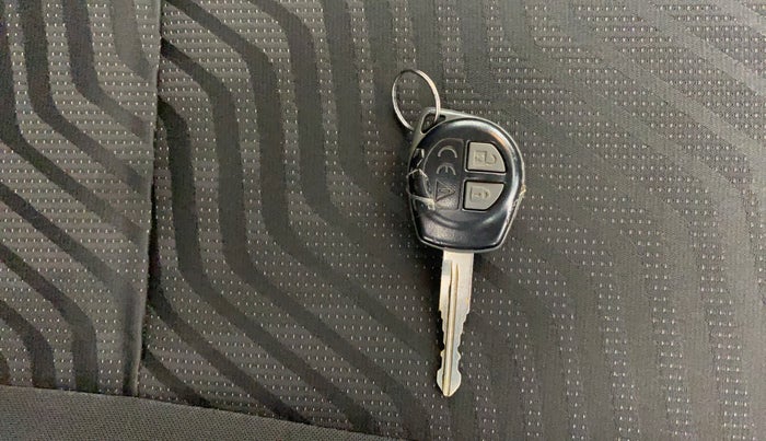 2019 Maruti Swift VXI, Petrol, Manual, 33,813 km, Key Close Up