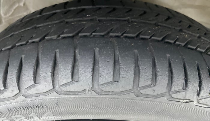 2016 Maruti Wagon R 1.0 VXI AMT, Petrol, Automatic, 48,397 km, Right Front Tyre Tread