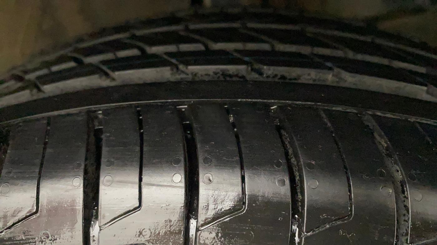 2017 Maruti Baleno ZETA PETROL 1.2, Petrol, Manual, 52,011 km, Right Front Tyre Tread