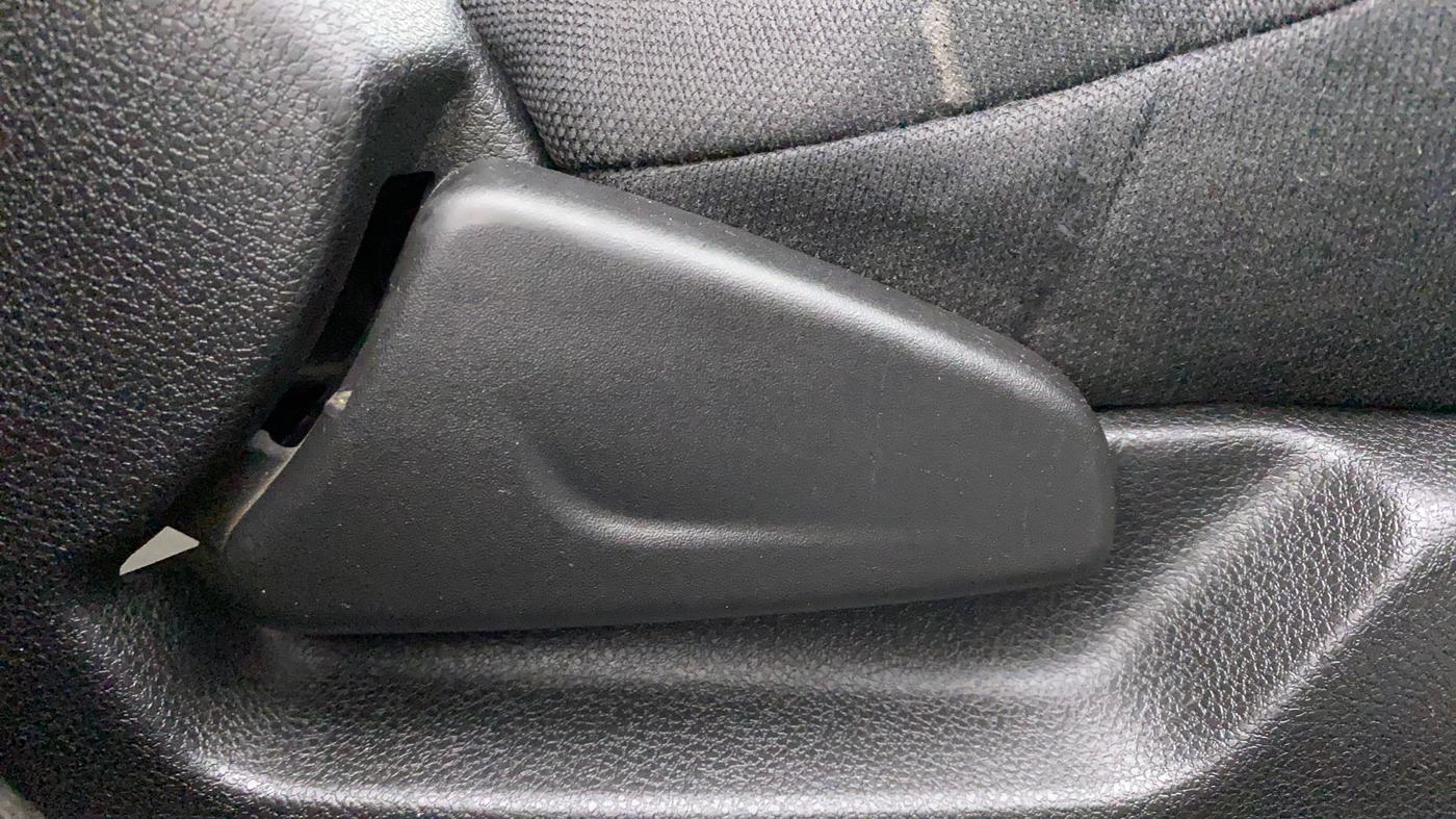 2018 Renault Kwid RXT 1.0 AMT (O), Petrol, Automatic, 44,462 km, Driver Side Adjustment Panel