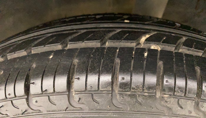 2018 Renault Kwid RXT 1.0 AMT (O), Petrol, Automatic, 44,462 km, Left Rear Tyre Tread