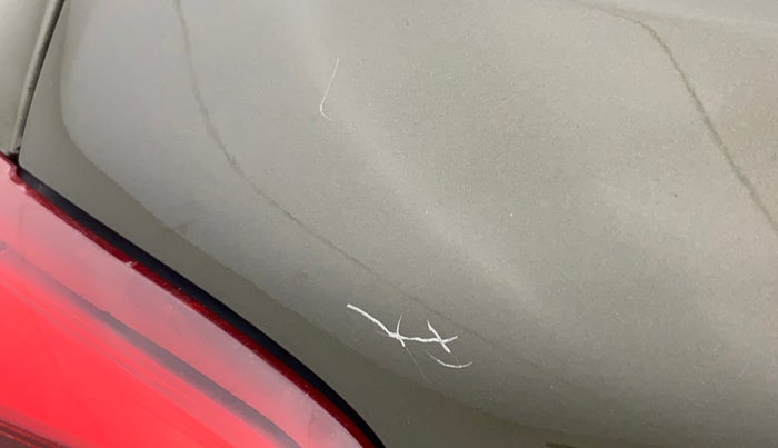 2018 Renault Kwid RXT 1.0 AMT (O), Petrol, Automatic, 44,462 km, Dicky (Boot door) - Minor scratches