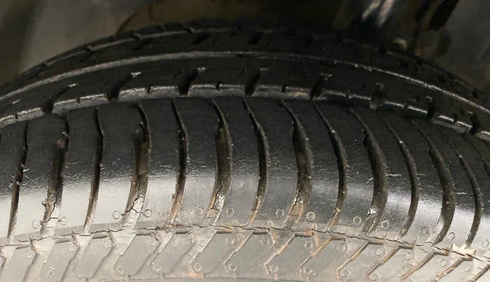 2014 Ford Ecosport 1.5 TITANIUMTDCI OPT, Diesel, Manual, 50,881 km, Left Front Tyre Tread