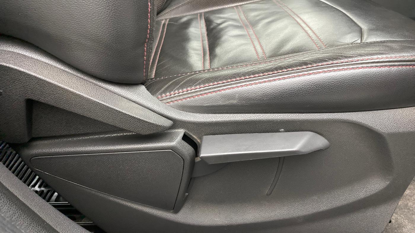 2014 Ford Ecosport 1.5 TITANIUMTDCI OPT, Diesel, Manual, 50,881 km, Driver Side Adjustment Panel