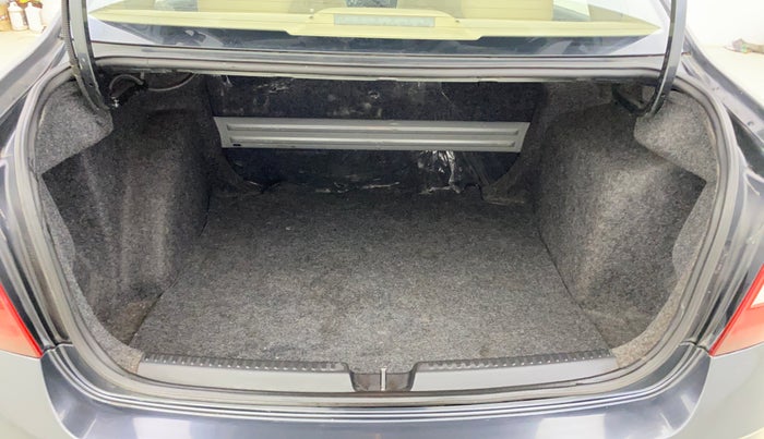 2017 Skoda Rapid STYLE 1.6 MPI AT, Petrol, Automatic, 78,050 km, Boot Inside