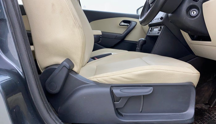 2017 Skoda Rapid STYLE 1.6 MPI AT, Petrol, Automatic, 78,050 km, Driver Side Adjustment Panel