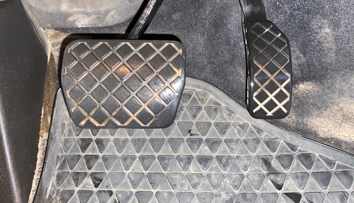 2017 Skoda Rapid STYLE 1.6 MPI AT, Petrol, Automatic, 78,050 km, Pedals