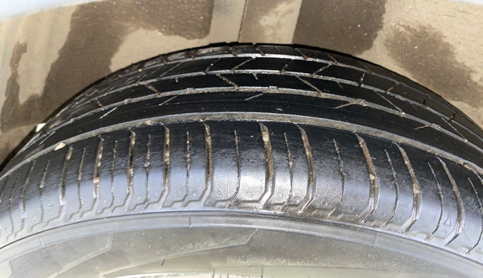 2017 Skoda Rapid STYLE 1.6 MPI AT, Petrol, Automatic, 78,050 km, Right Rear Tyre Tread