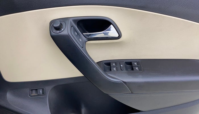 2017 Skoda Rapid STYLE 1.6 MPI AT, Petrol, Automatic, 78,050 km, Driver Side Door Panels Control