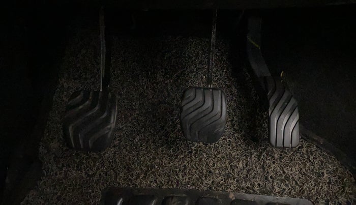 2020 Renault Kwid RXL, Petrol, Manual, 13,857 km, Pedals