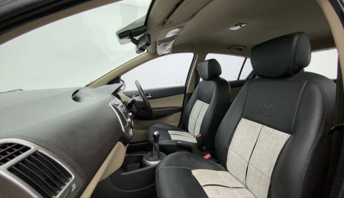 2013 Hyundai i20 SPORTZ 1.2, Petrol, Manual, 52,896 km, Right Side Front Door Cabin