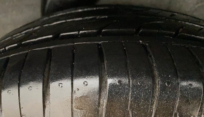 2013 Hyundai i20 MAGNA (O) 1.2, Petrol, Manual, 49,130 km, Left Rear Tyre Tread