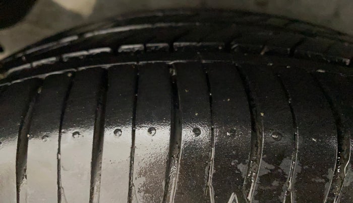 2013 Hyundai i20 MAGNA (O) 1.2, Petrol, Manual, 49,130 km, Right Rear Tyre Tread