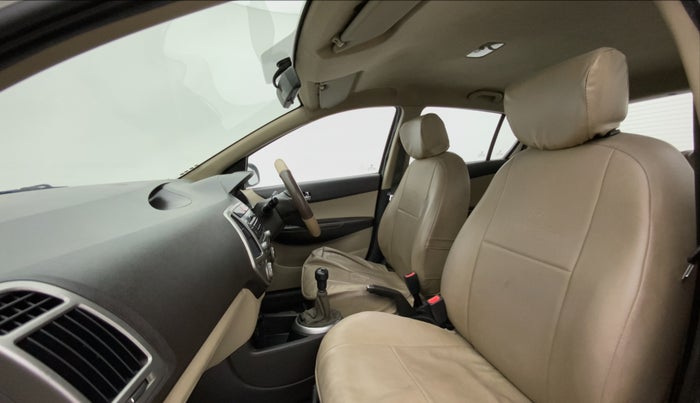 2013 Hyundai i20 MAGNA (O) 1.2, Petrol, Manual, 49,130 km, Right Side Front Door Cabin
