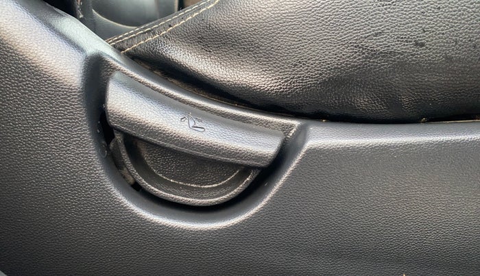 2016 Hyundai Grand i10 SPORTZ 1.2 KAPPA VTVT, Petrol, Manual, 15,834 km, Driver Side Adjustment Panel