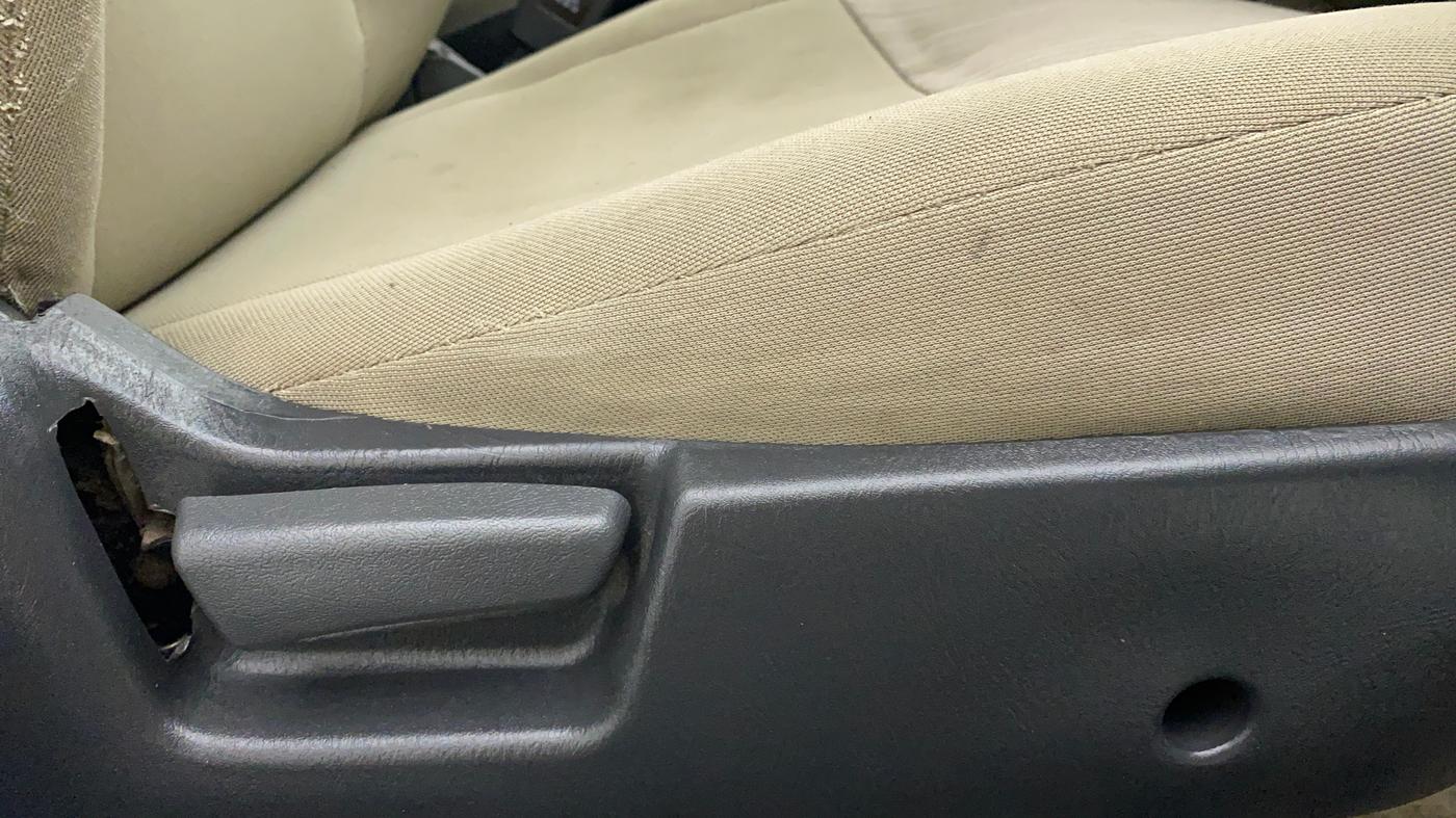 2016 Maruti Alto K10 VXI P, Petrol, Manual, 28,156 km, Driver Side Adjustment Panel