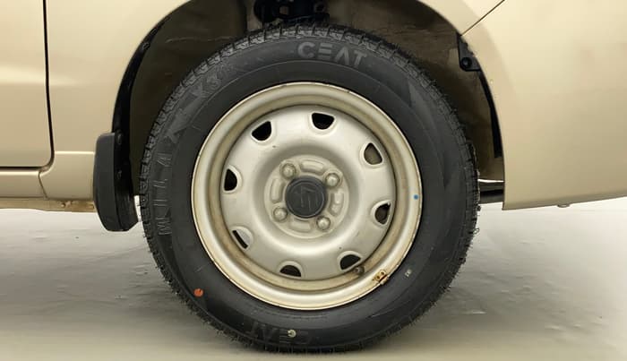 2014 Maruti Alto K10 LXI, Petrol, Manual, 11,379 km, Right Front Wheel