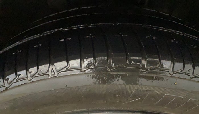 2017 Tata TIGOR XZ PETROL, Petrol, Manual, 29,435 km, Right Front Tyre Tread