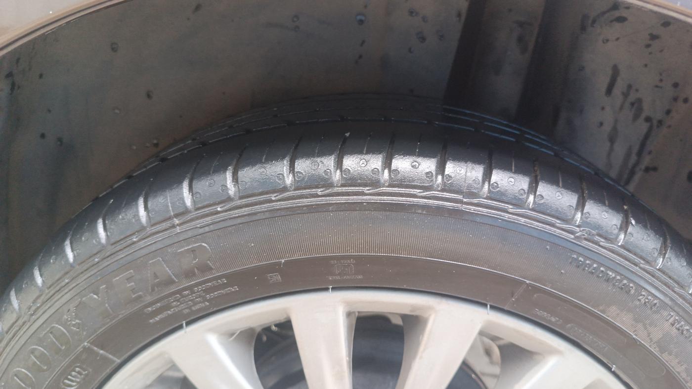 2017 Maruti Ciaz ZDI+ SHVS, Diesel, Manual, 65,662 km, Left Rear Tyre Tread