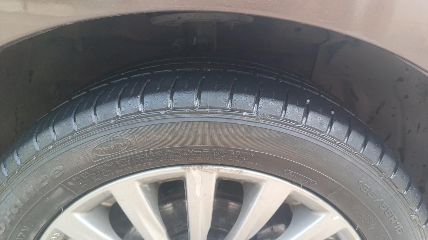 2017 Maruti Ciaz ZDI+ SHVS, Diesel, Manual, 65,662 km, Right Front Tyre Tread