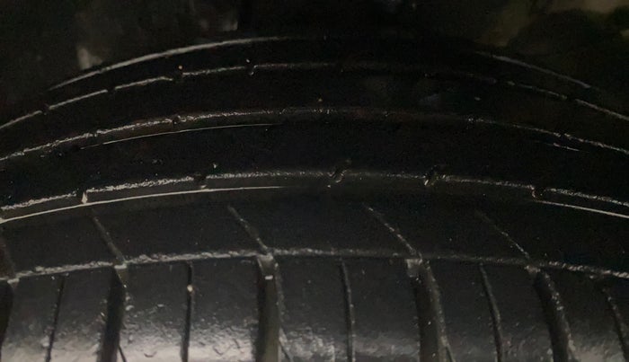 2020 KIA SONET HTK PLUS 1.0 DCT, Petrol, Automatic, 35,475 km, Left Front Tyre Tread