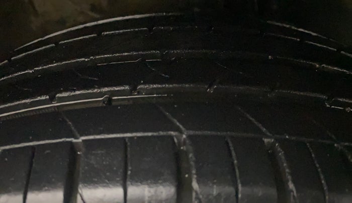 2020 KIA SONET HTK PLUS 1.0 DCT, Petrol, Automatic, 35,475 km, Right Front Tyre Tread