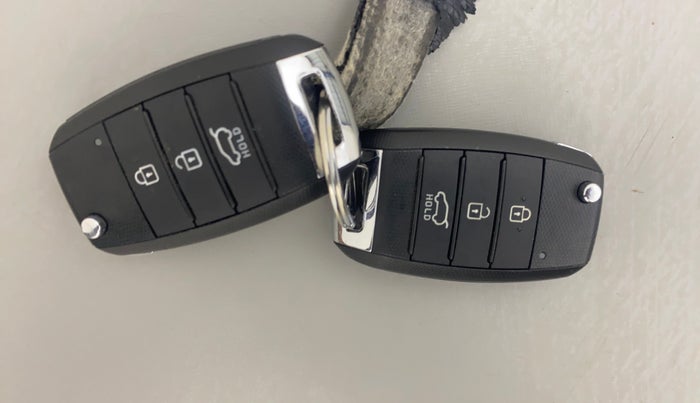 2020 KIA SONET HTK PLUS 1.0 DCT, Petrol, Automatic, 35,475 km, Key Close Up