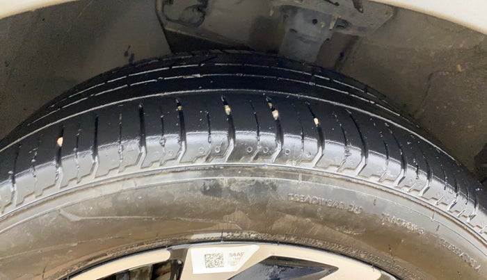 2023 Hyundai NEW I20 ASTA (O) 1.2 IVT, Petrol, Automatic, 11,135 km, Left Front Tyre Tread