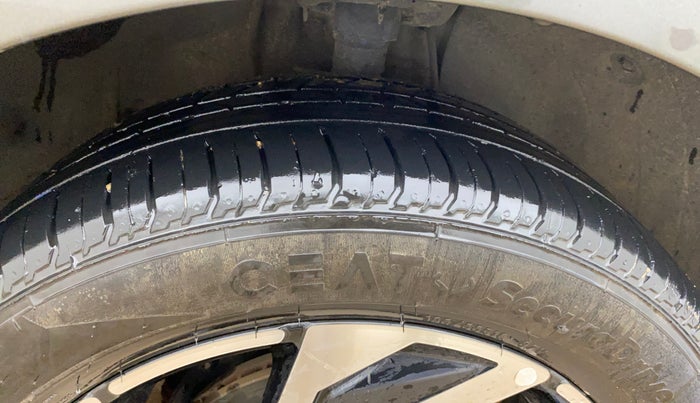 2023 Hyundai NEW I20 ASTA (O) 1.2 IVT, Petrol, Automatic, 11,135 km, Right Front Tyre Tread