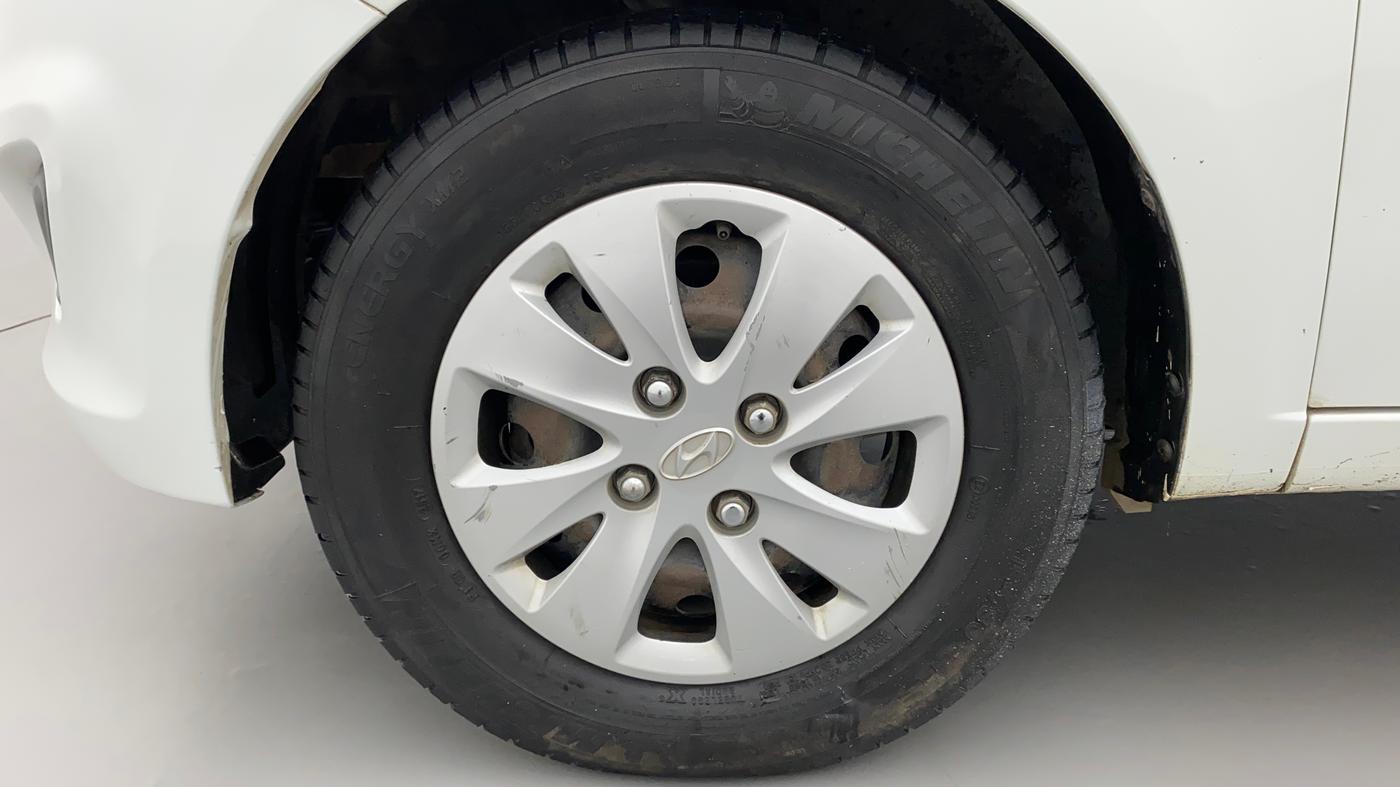 2011 Hyundai i10 MAGNA 1.2, Petrol, Manual, 1,04,481 km, Left Front Wheel