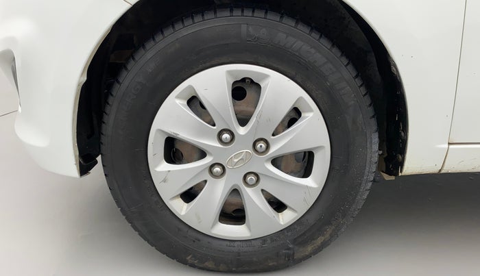 2011 Hyundai i10 MAGNA 1.2, Petrol, Manual, 1,04,481 km, Left Front Wheel