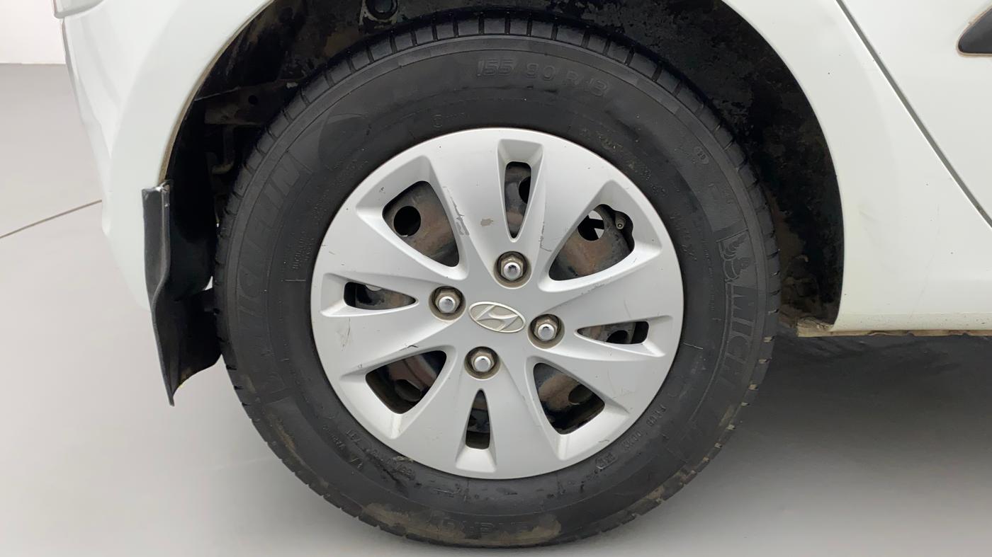 2011 Hyundai i10 MAGNA 1.2, Petrol, Manual, 1,04,481 km, Right Rear Wheel