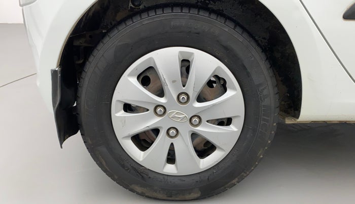 2011 Hyundai i10 MAGNA 1.2, Petrol, Manual, 1,04,481 km, Right Rear Wheel