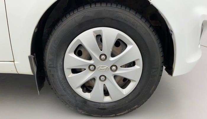 2011 Hyundai i10 MAGNA 1.2, Petrol, Manual, 1,04,481 km, Right Front Wheel