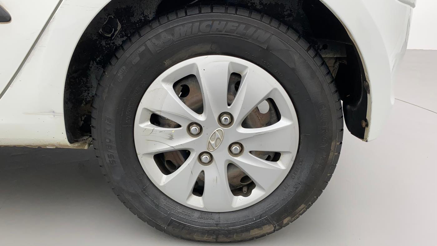 2011 Hyundai i10 MAGNA 1.2, Petrol, Manual, 1,04,481 km, Left Rear Wheel