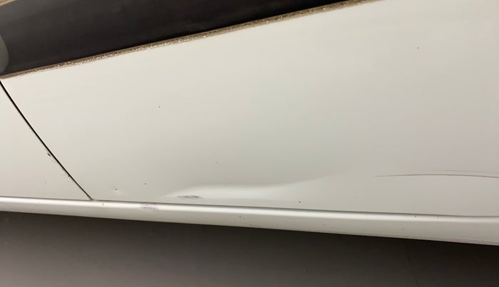 2011 Hyundai i10 MAGNA 1.2, Petrol, Manual, 1,04,481 km, Rear left door - Slightly dented