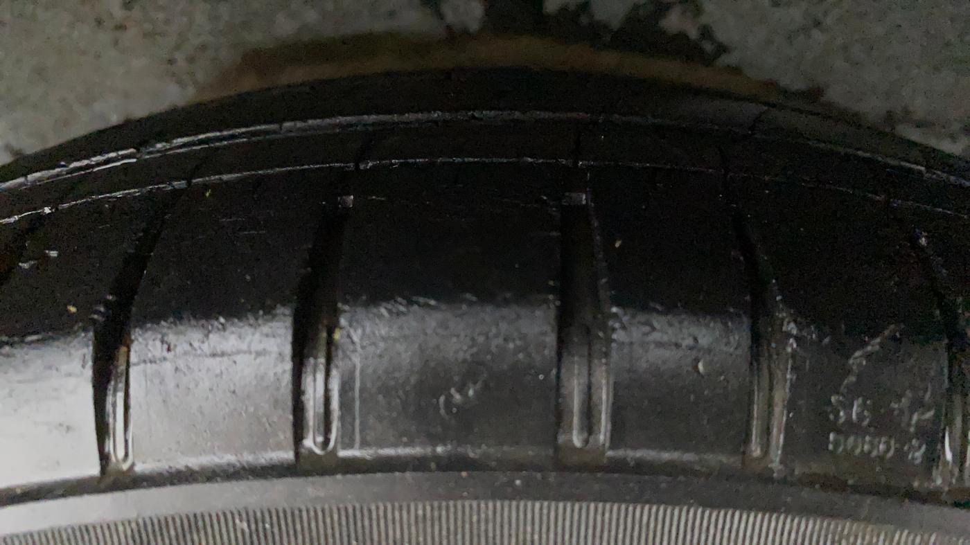 2011 Hyundai i10 MAGNA 1.2, Petrol, Manual, 1,04,481 km, Right Rear Tyre Tread