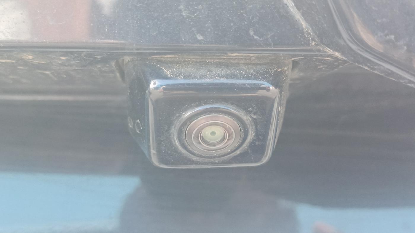 2022 Mahindra XUV700 AX 7 P AT 7 STR, Petrol, Automatic, 69,216 km, Parking Camera