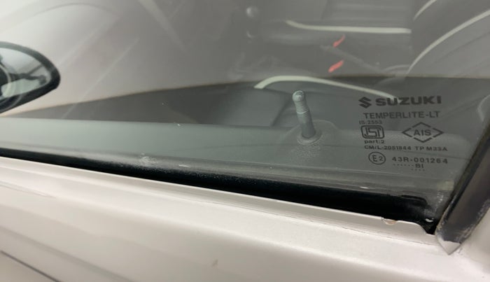 2018 Maruti Alto 800 LXI, Petrol, Manual, 64,657 km, Front passenger door - Weather strip has minor damage