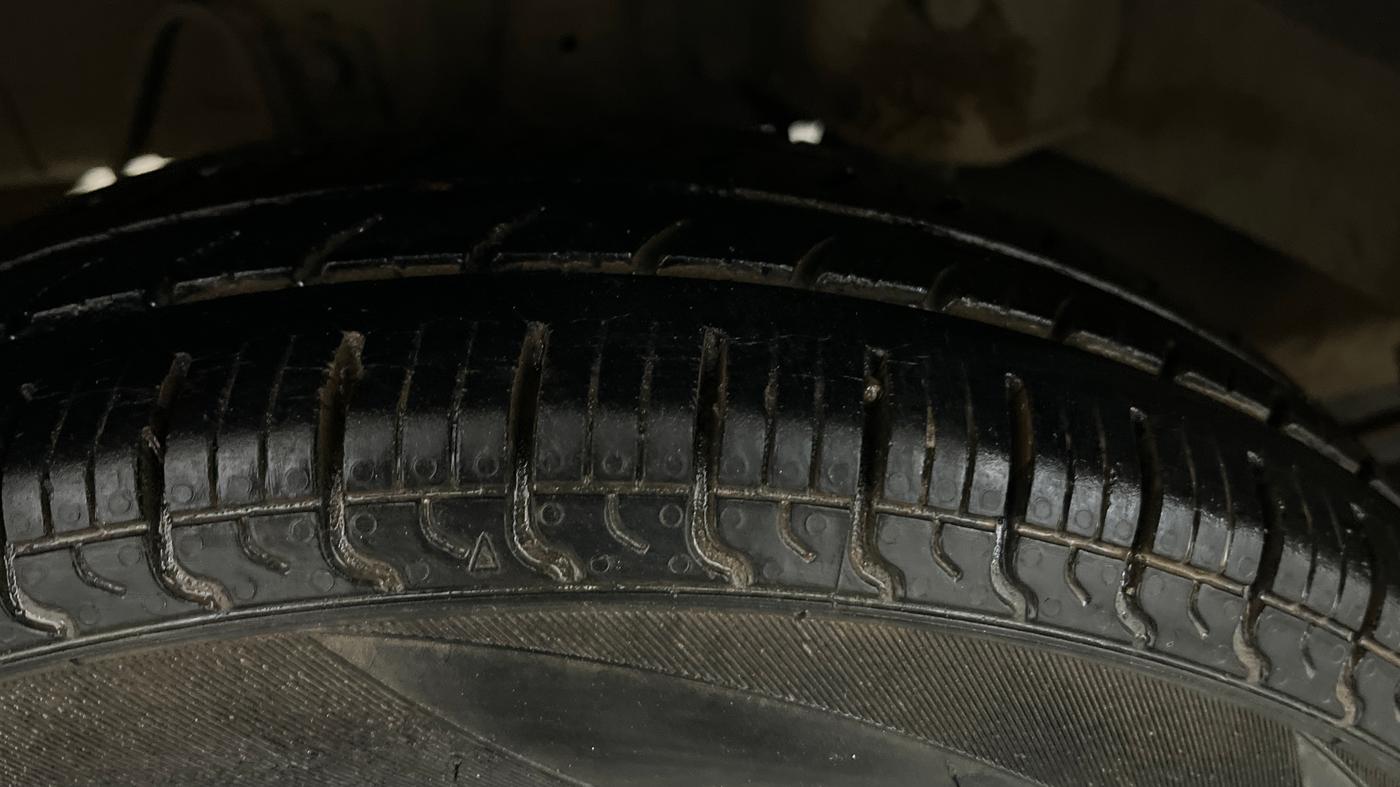 2015 Hyundai Eon D-LITE+, Petrol, Manual, 49,185 km, Right Rear Tyre Tread