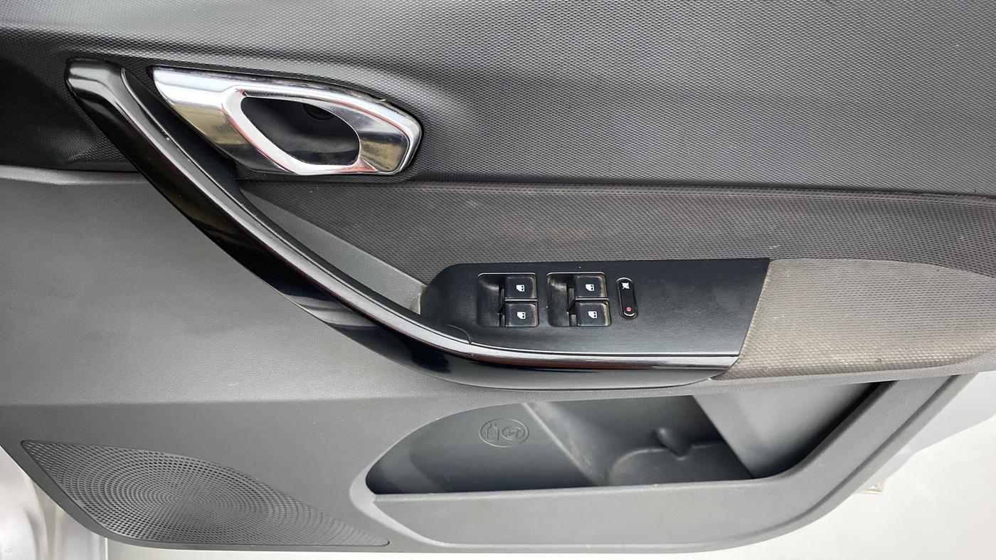 2017 Tata TIGOR XZ (O) PETROL, Petrol, Manual, 1,15,265 km, Driver Side Door Panels Control